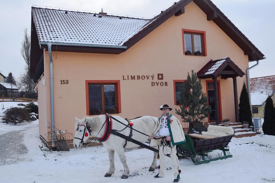 Готель Pezion Limbovy Dvor Врбов Екстер'єр фото